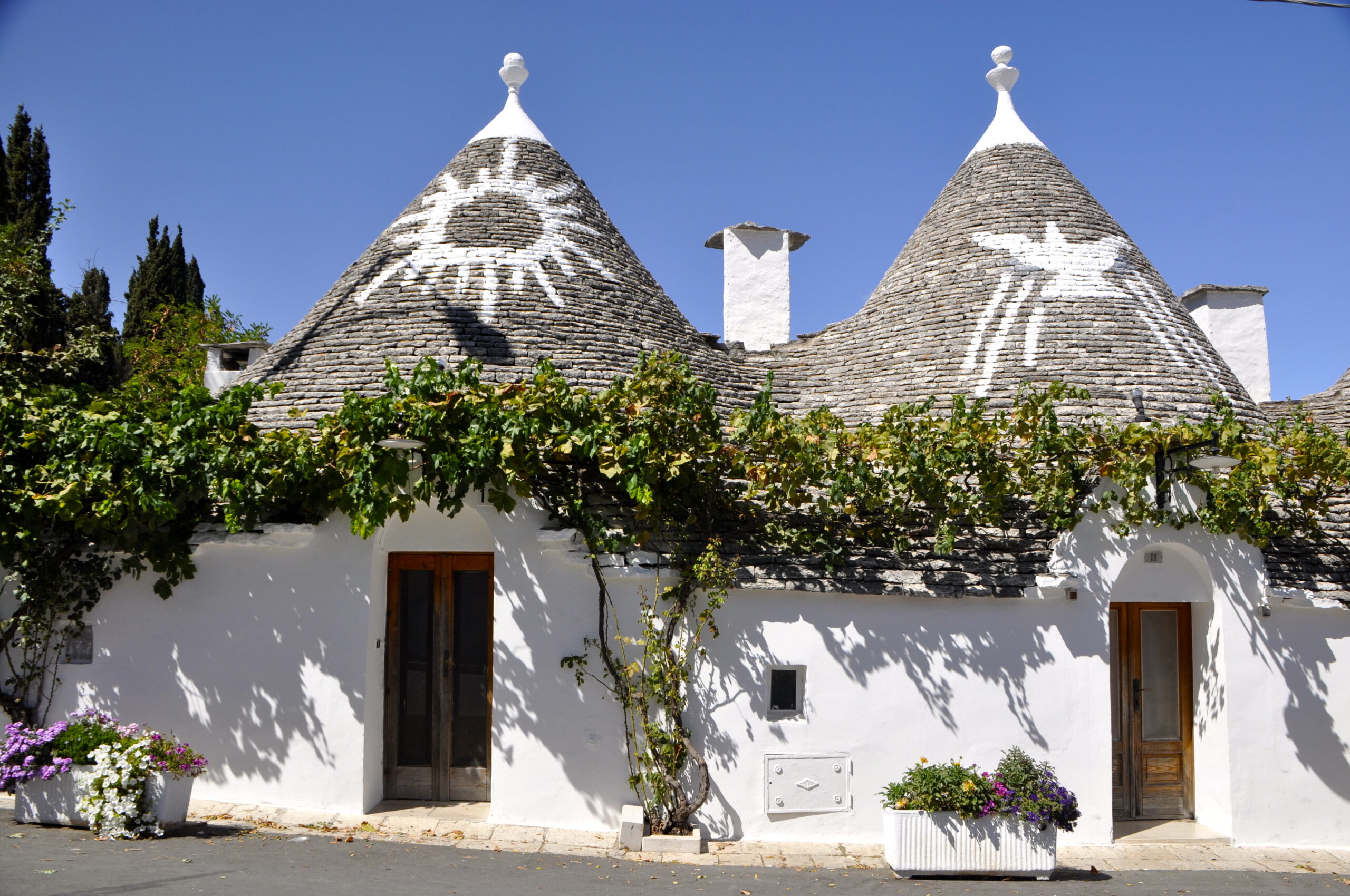 I TRULLI DI ALBEROBELLO E LE GROTTE DI CASTELLANA